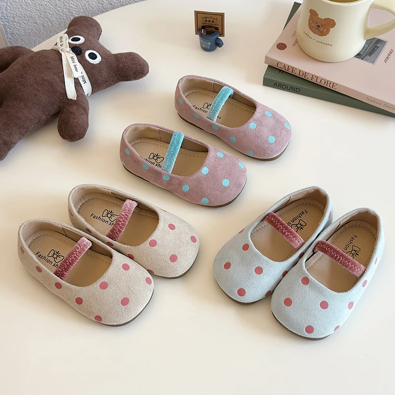 

Новинка 2023 года, милые балетки в горошек для детей, девочек, осенние уютные балетки из микрофибры, мягкие лоферы на резинке для маленьких детей
