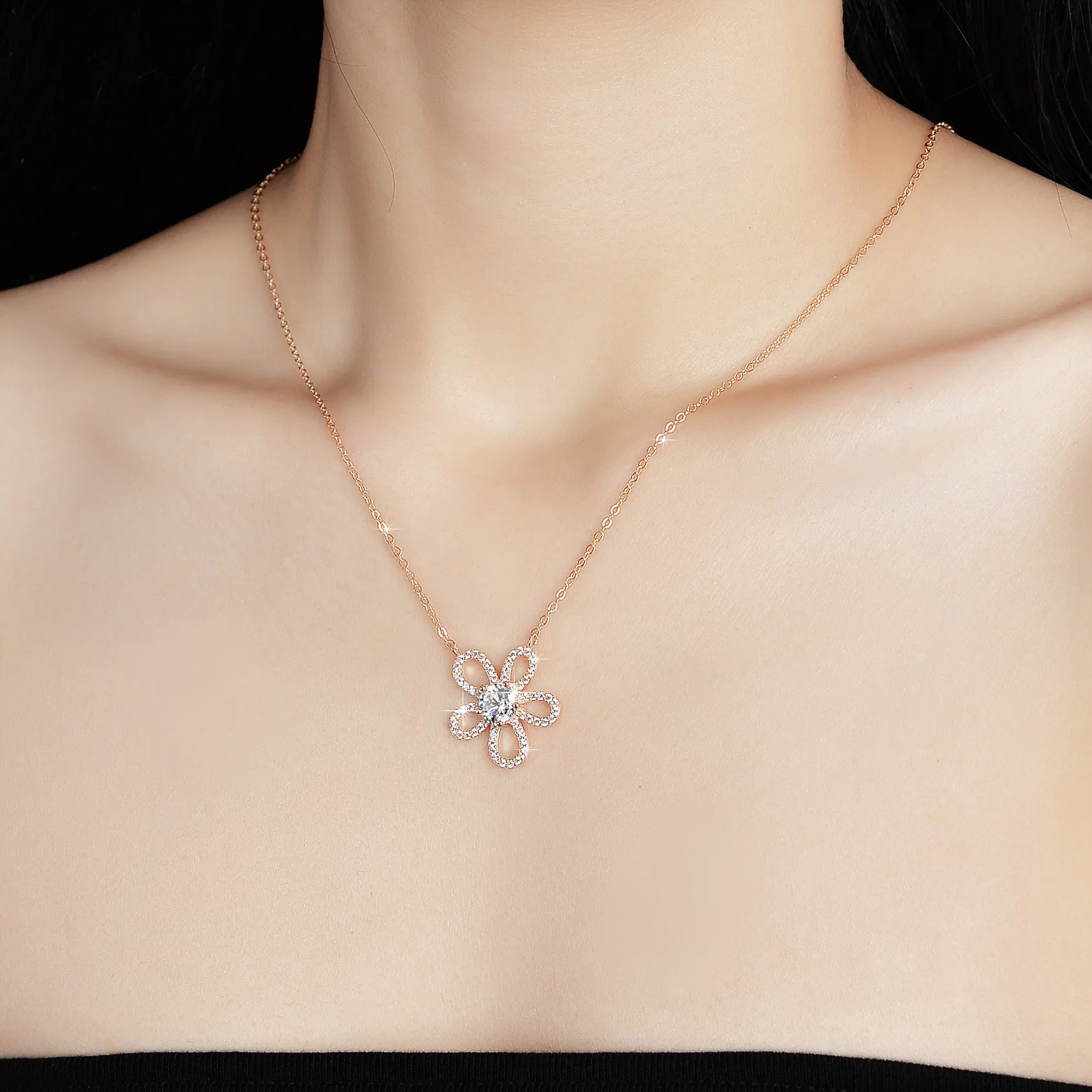 

Premium sense s925 Silver Pendant Moissanite ins Necklace Women's Sunflower flower necklace Silver pendant clavicle chain