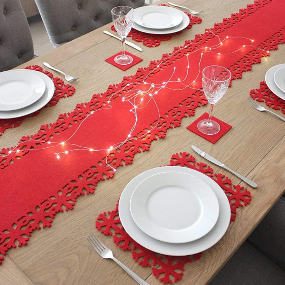 

4pcs Snowflake Placemats Christmas Xmas Dining Table Mats Heat Resistant Felt Placemats for Home Restaurant Party Festival