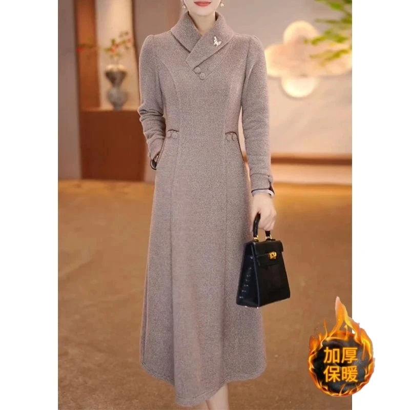 High-grade Xueer Samt Stoff Lange Kleid frauen Herbst Winter Verdicken Warme Kleider Weibliche Temperament Elegante Cheongsam Kleid