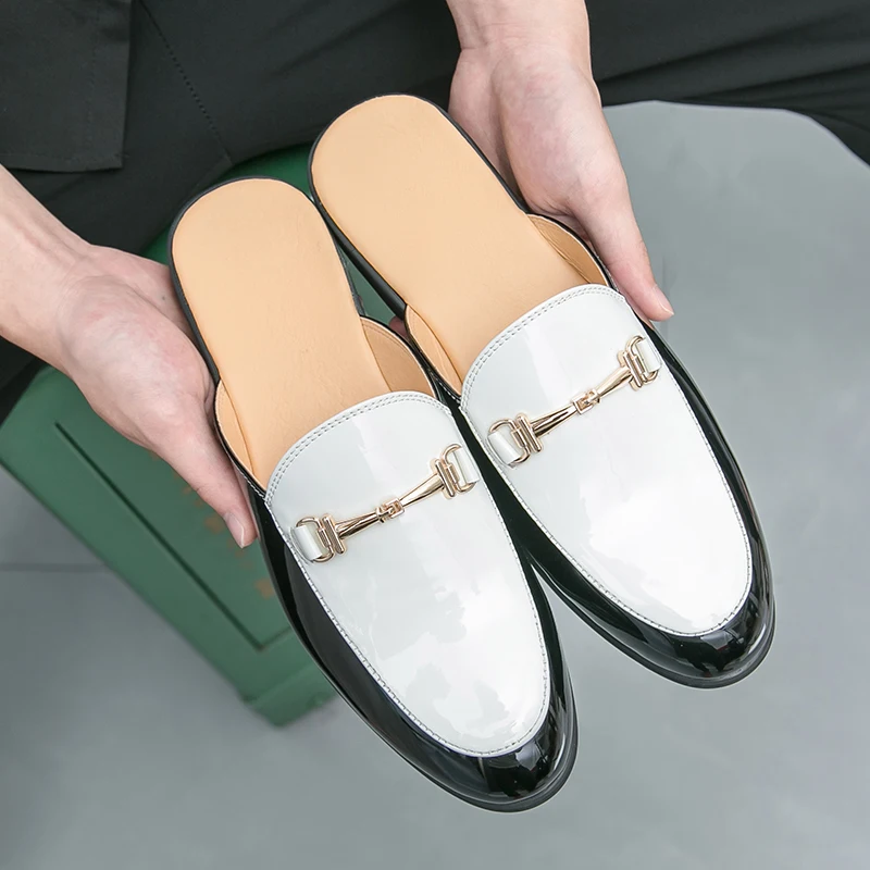 

Men Fashion Slipper with Color Blocking Low Heel Horseclip Decoration Comfortable Men Casual Shoes