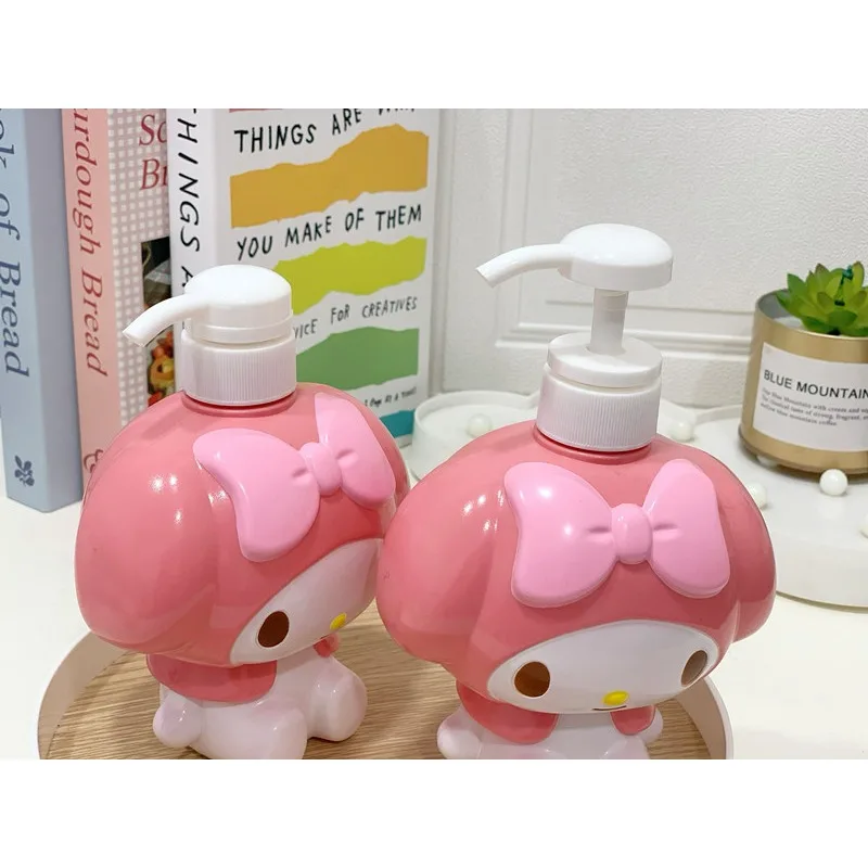 Sanrio Kuromi Dispensing Bottle Refillable Bottles Push-type Bottling Push Down Empty Cartoon Travel Dispenser Shampoo Bottle