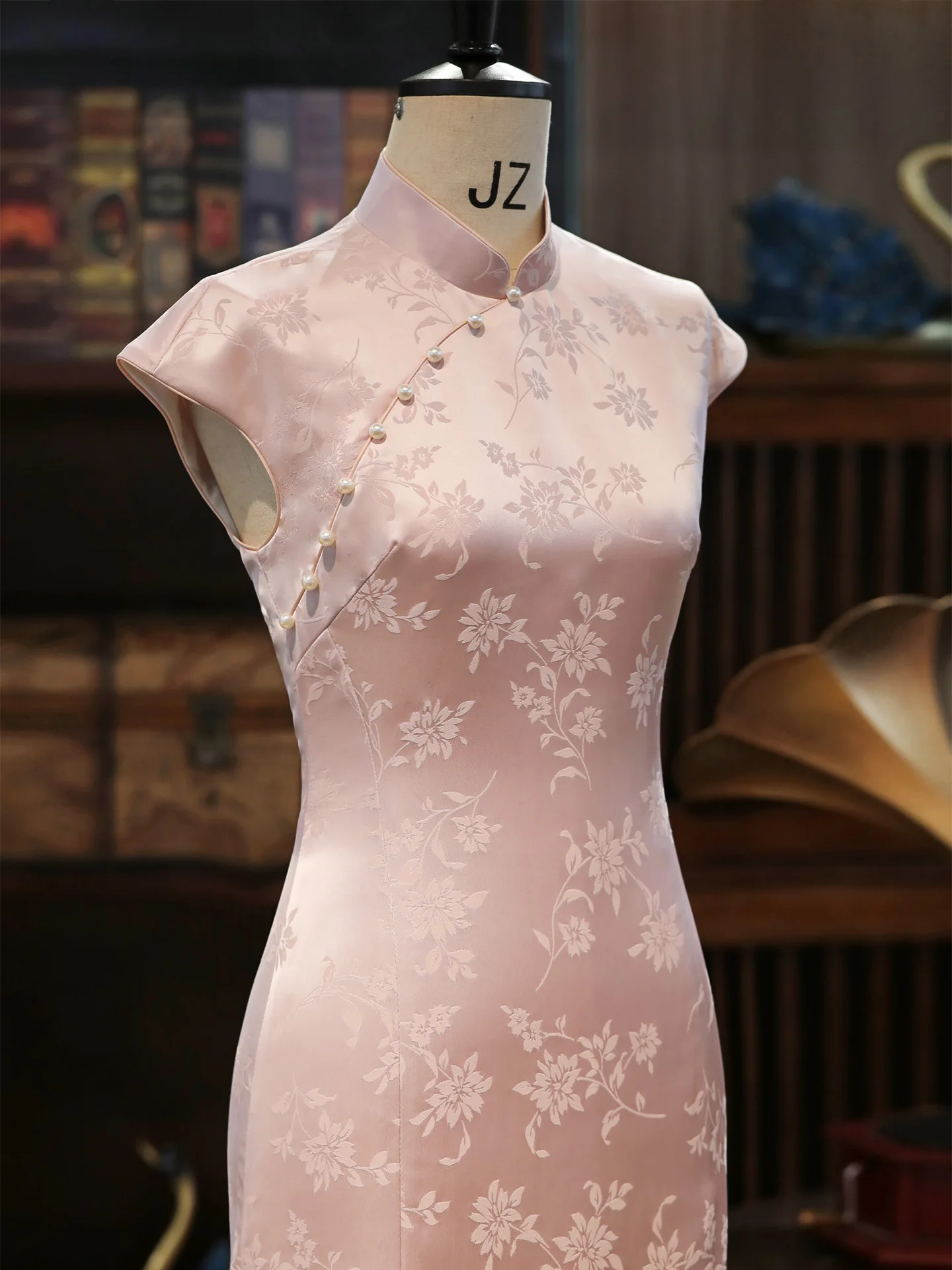 

Новое китайское розовое платье-ципао для женщин, модифицированное, с шлейфом, 2025, новое свадебное платье, повседневная юбка, домашний халат, длинное