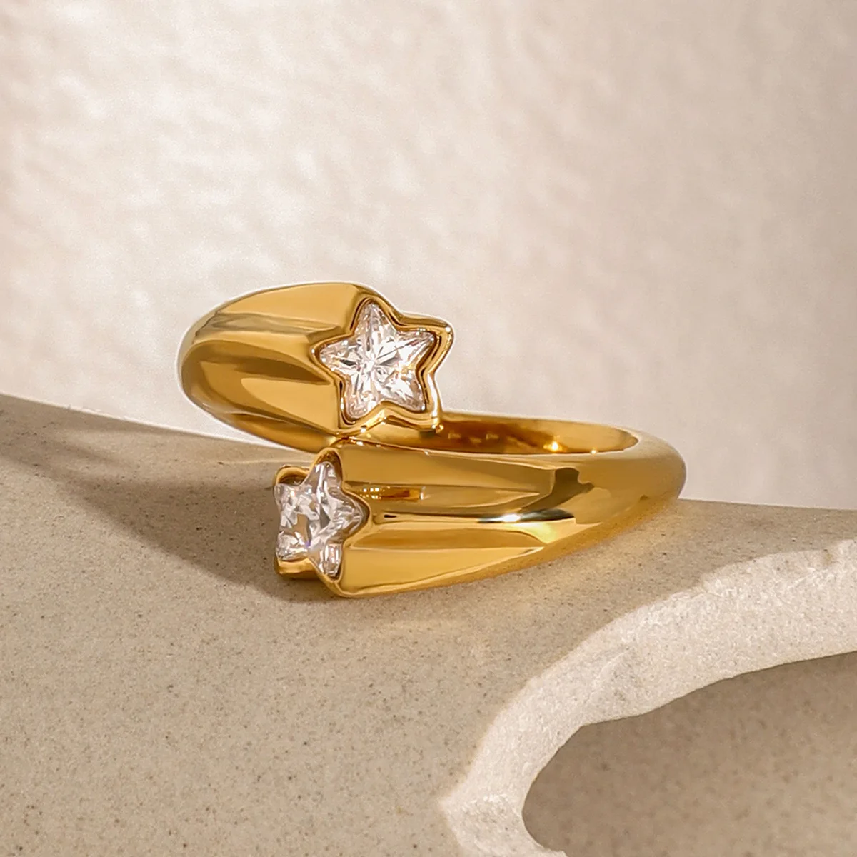 

Fashionable and Light Luxury Stainless Steel Star Shaped Rings for Women