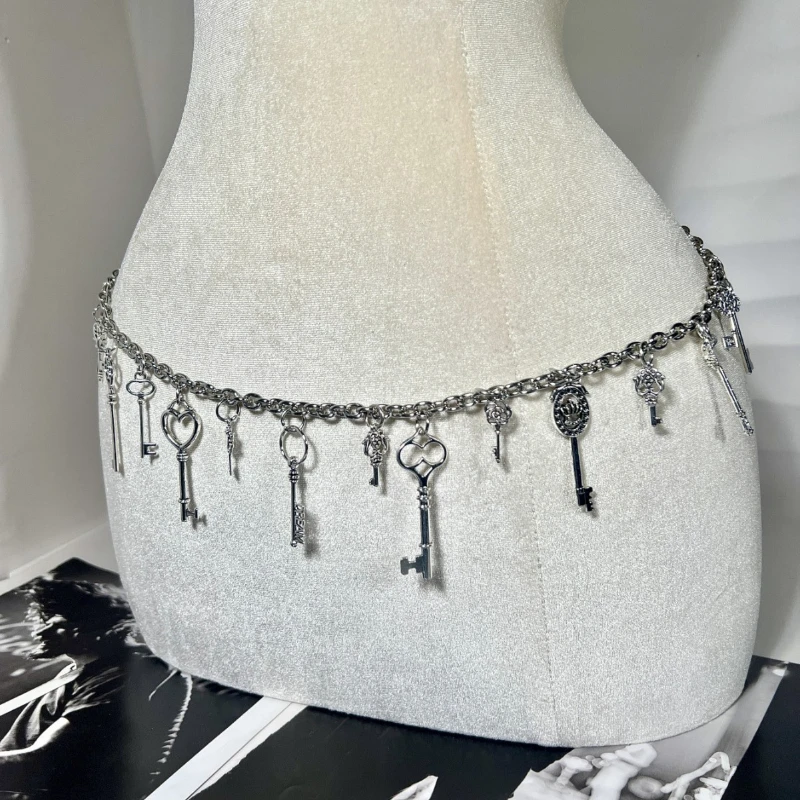 

Fashionable Punk Titanium Belt Chain Women's Hip Hop Key Heart Light Luxury Jewelry Nightclub Hottie Y2k Jeans Accessories Belt