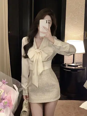 스atin 브이넥 투피스 스타일 세트 여성용 허리 조임 스커트와 셔츠 스타일 러플 끈 허리 조임 숏 셔츠 하이웨이스트 스커트 브이넥 투피스 스타일 세트