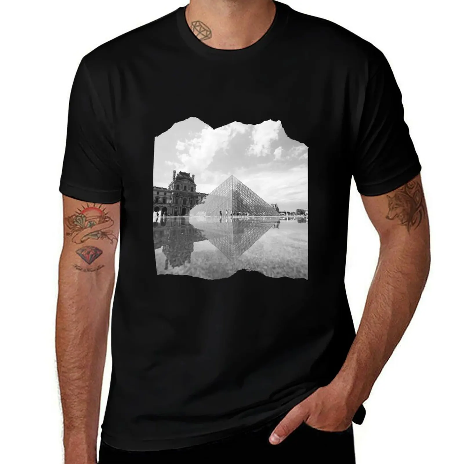Louvre Museum, Paris, France T-Shirt Festival Party Tee Top T-Shirt