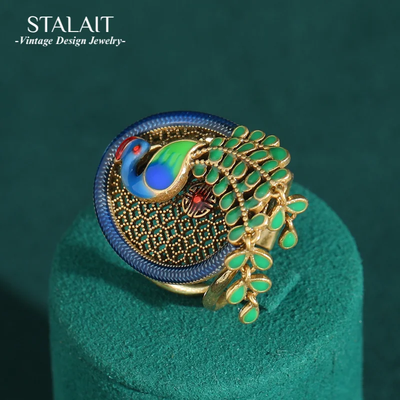Vintage Peacock Painted Ring for Women Hollowed Out Screen Jewelry Olive Leaf Tail Animal Accessories New in Cooper Material