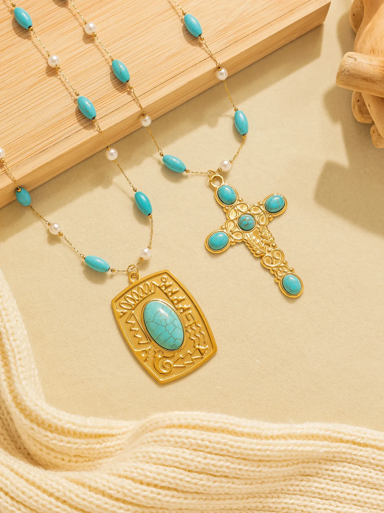 Collana a catena con perline di perle turchesi con ciondolo croce in acciaio inossidabile 316L, regalo per feste con catena classica a clavicola da donna