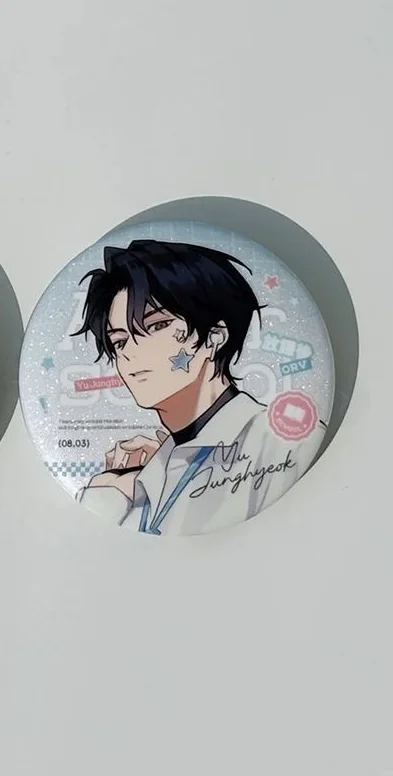 From the perspective of an omniscient reader, this 58MM badge brooch is a great decoration for friends and girlfriends