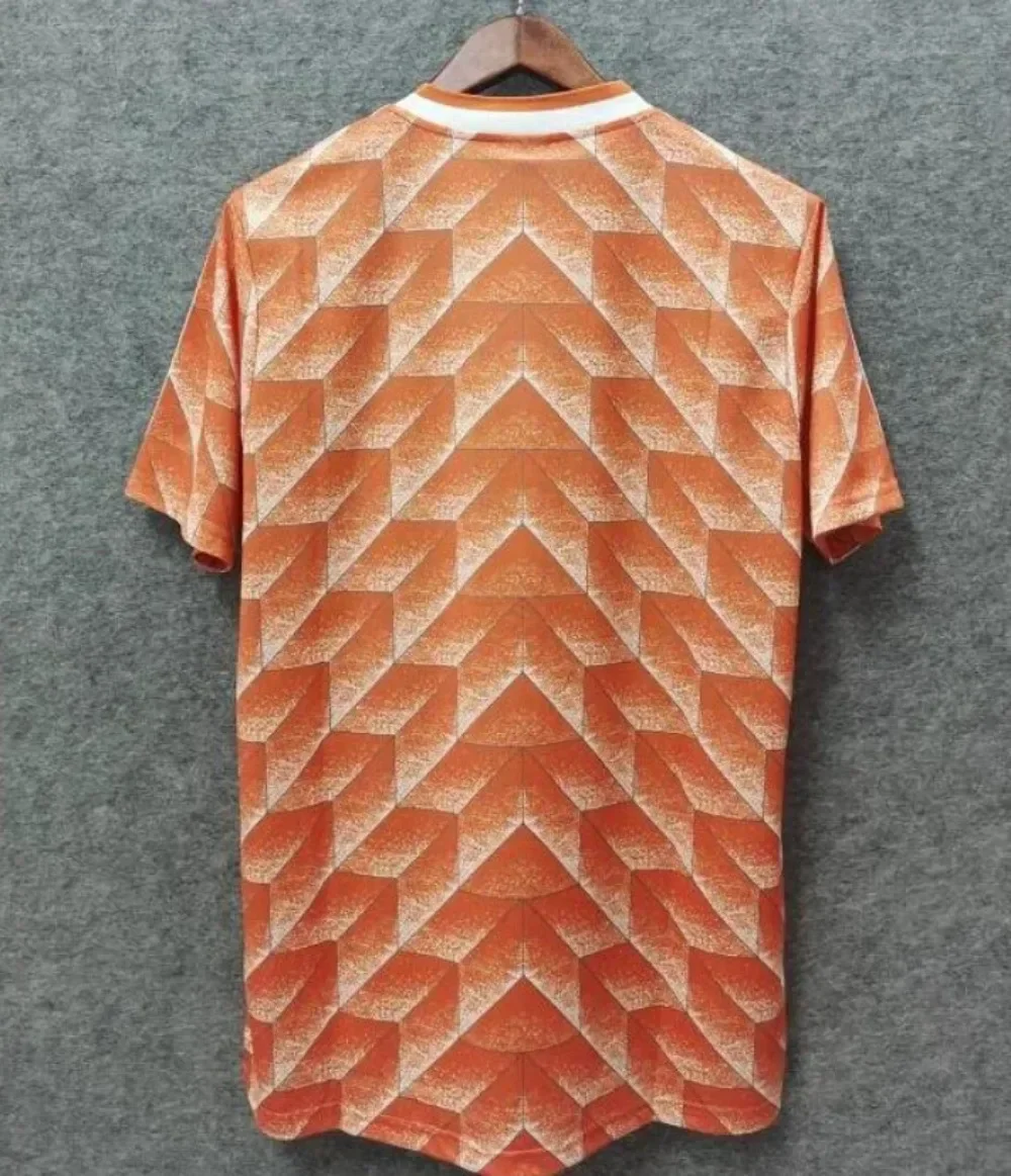 ريترو كرة القدم جيرسي 1988 الهولندية ثلاثة الفرسان ريترو المنزل وبعيد جيرسي ريجكارد فان باستن جوليت ميلان بأكمام قصيرة