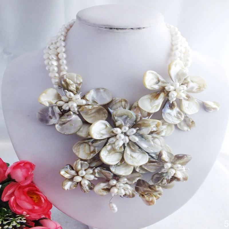 Amazing!!!!!  Best Selling Handmade White Freshwater Pearl With Shell Flower Necklace  20\