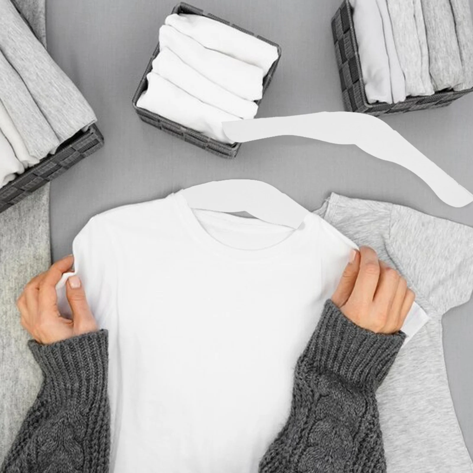 

50Pcs Paper Hanger Pads Shoulder Protectors Universal Hanger Support Pads for Suits White Anti Slip Shoulder Pad