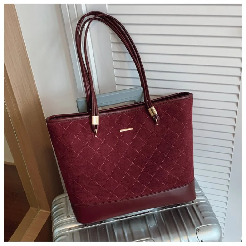 

Fashionable Shoulder Bag Made From Genuine Leather For Women Featuring Elegant Details From Famous Designer Brand