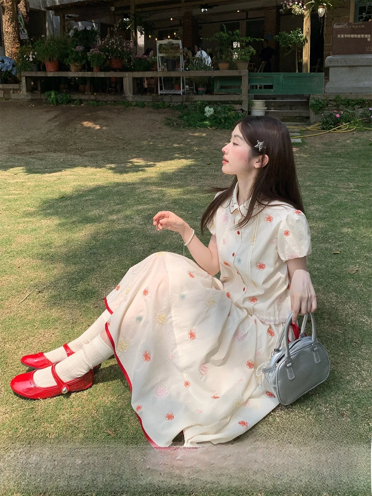 

Комплект женский Mucha: юбка-полусолнце с эластичным поясом и вышивкой, топ с короткими рукавами-фонариками, в нежном стиле