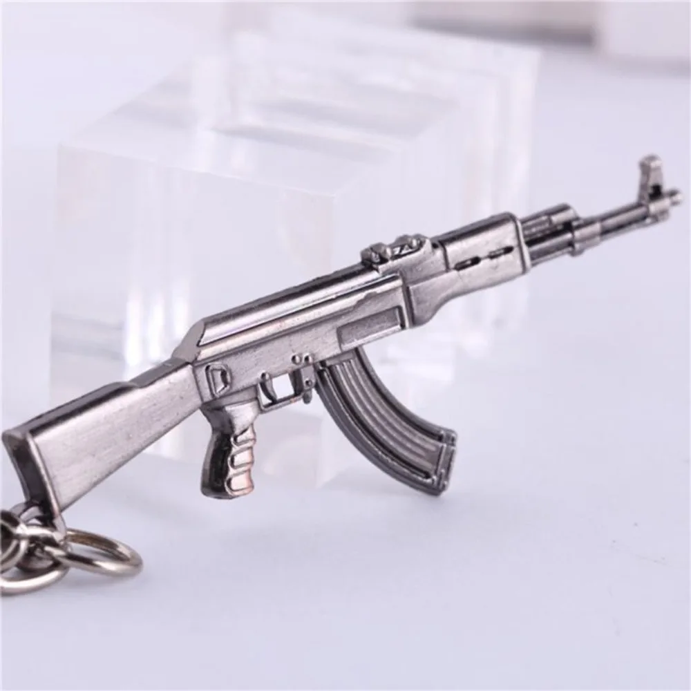 Simple Personality Niche Creative Trend Retro AK47 Gun Weapon Model Metal Pendant Keychain Punk Rock Men\'s Jewelry Metal KeyRing