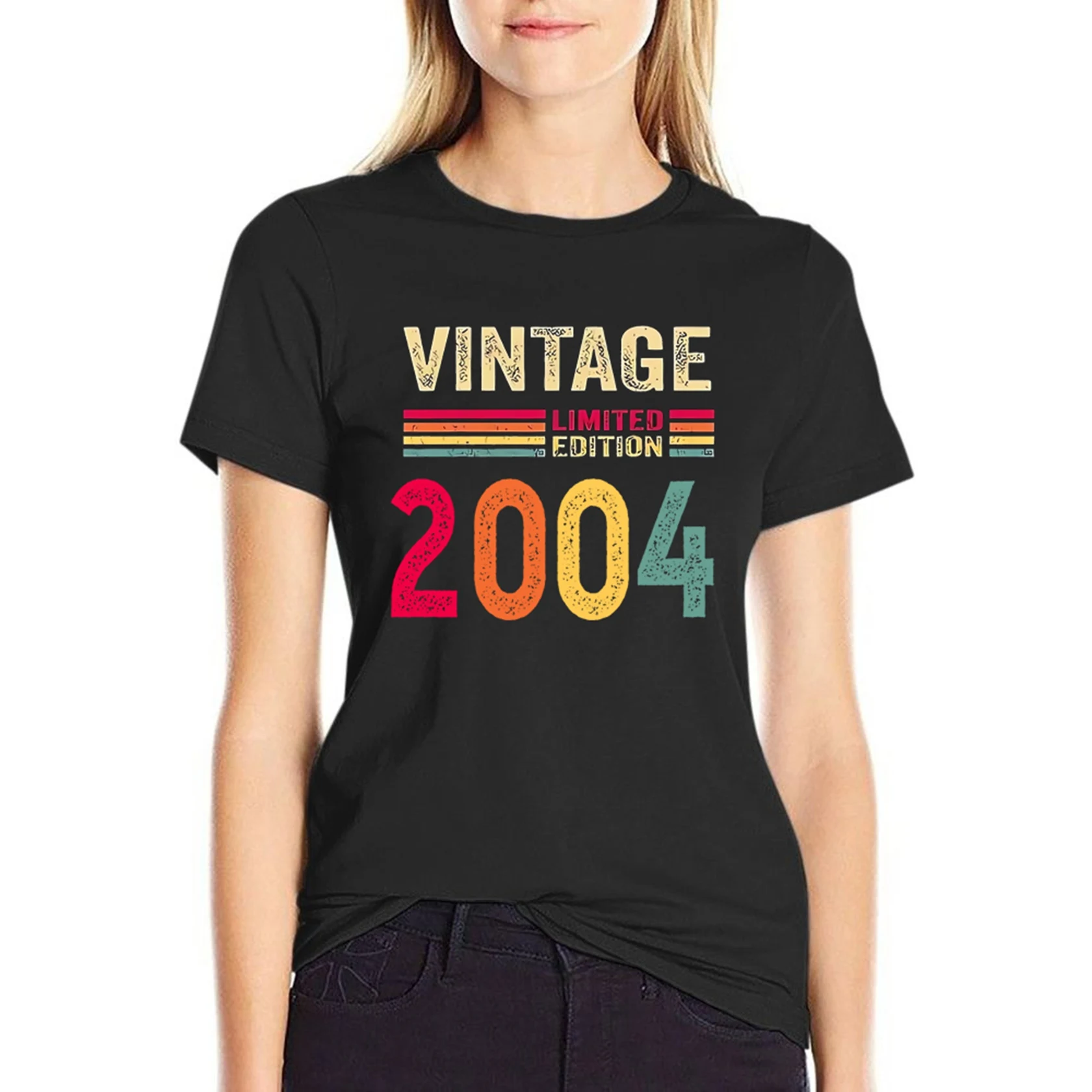 Vintage Born in 2004 Retro 00s Style Birthday Year Tshirt Men Women Streetwear Short Sleeve Gifts Summer T-shirt Mens Clothing