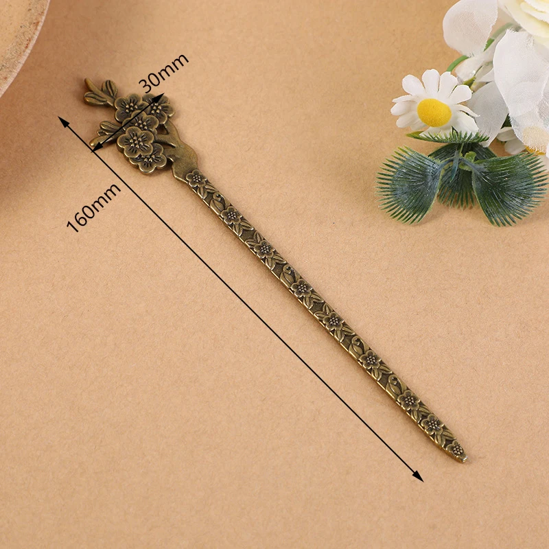 Creative DIY Retro Metal Plum Blossom Bookmark with Tassel in Classical Chinese Style for Students' Stationery