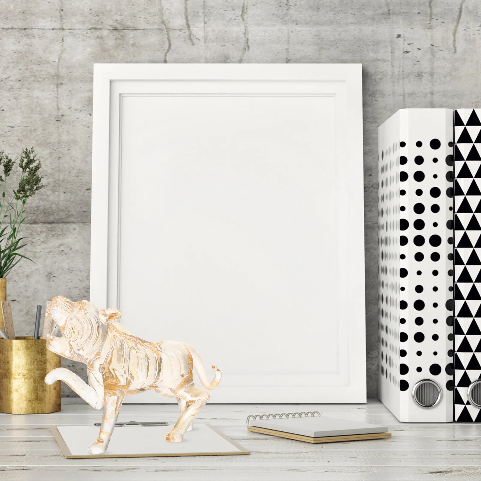 

1Pcs Sculpture Stylish Premium Material Artistic Style Desktop Photo Prop Elegant Charm Decor Crystal Adornment