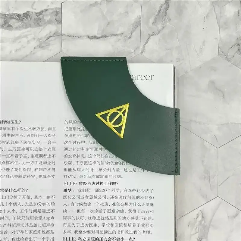 New Harry Potter bookmark fan-shaped corner page with retro leather bookmark pagination pattern of nine and three-quarters