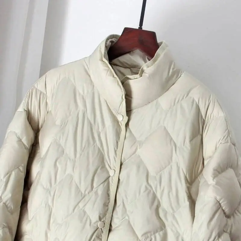 

Schinteon Women Light Ultra White Duck Down Jacket Autumn Winter Outwear Casual Argyle Stand Collar Simple Coat Korean Style