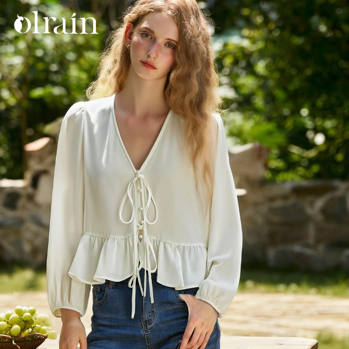 

OLrain French Chiffon Blouse Woman V-neck Lantern Sleeve Shirts 2026 Autumn Solid White Elegant Tops Female Clothing M57QX000102