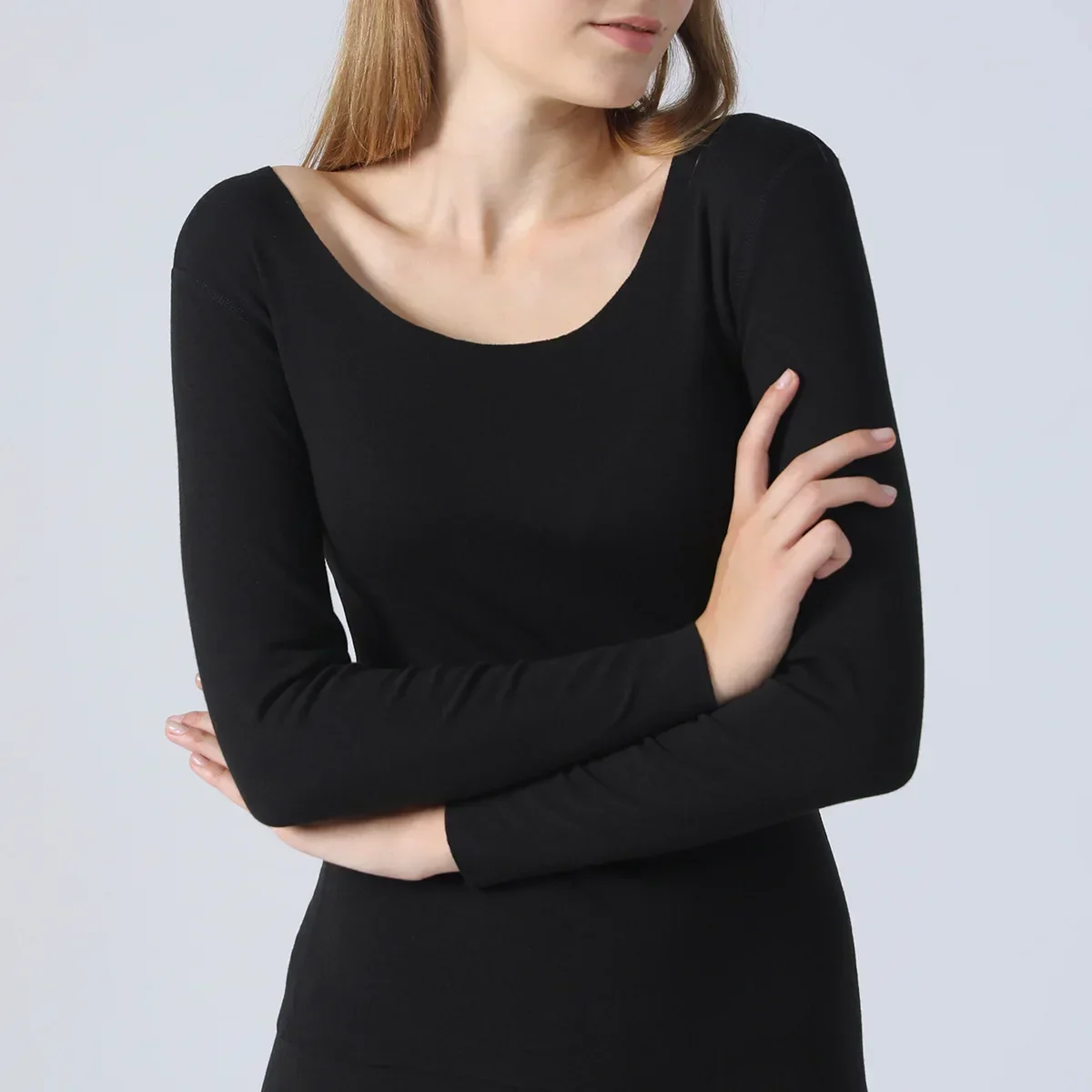 Warm base shirt for women with long sleeves and tight fitting top for autumn and winter