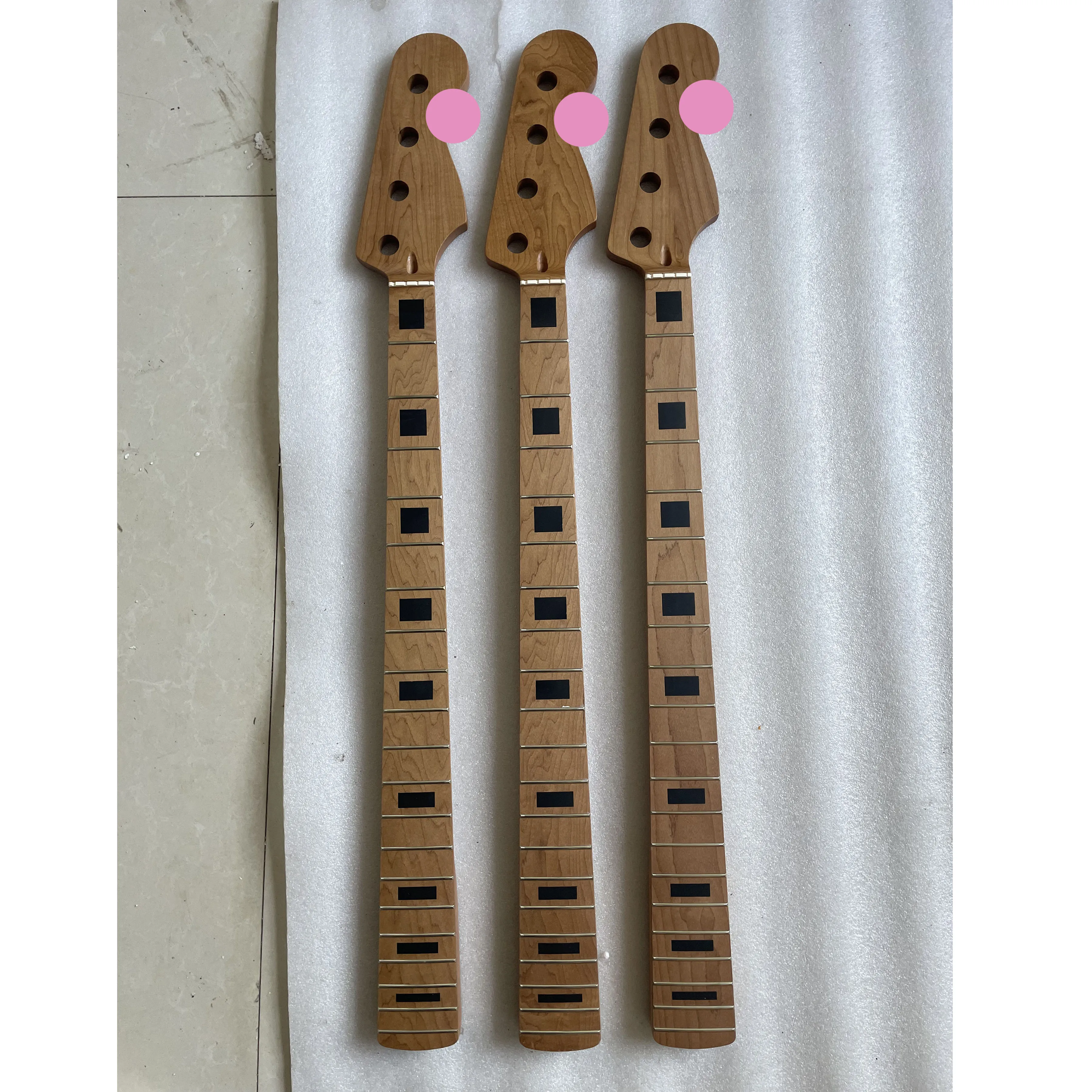 

Bass Guitar Neck Matte Finished, Roast Maple Fingerboard, Bassguitar Neck, High Quality, 20 Frets, 1 Pc