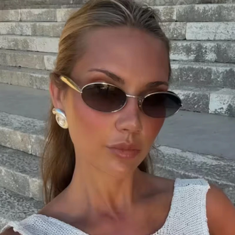 2 stücke Mode Kleine Oval Sonnenbrille Frauen Neue Vintage Marke Designer Metall Goggle Sonnenbrille Weibliche Trends Stil Brillen UV400