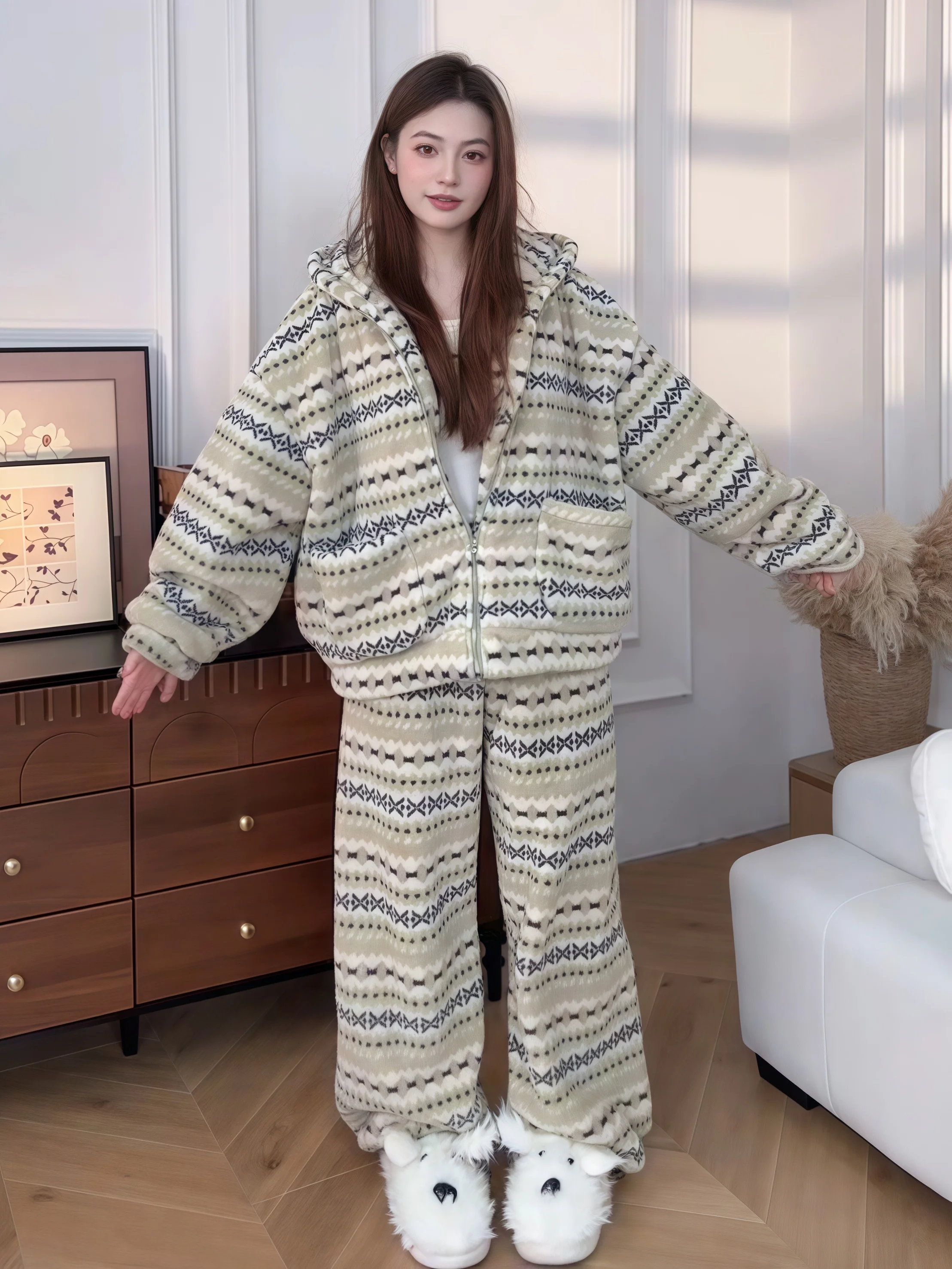 

Double-Sided Fleece Thick Warm Hooded Home Clothes Set Women's Winter New Style Coral Velvet Loose Outerwear Nightgown