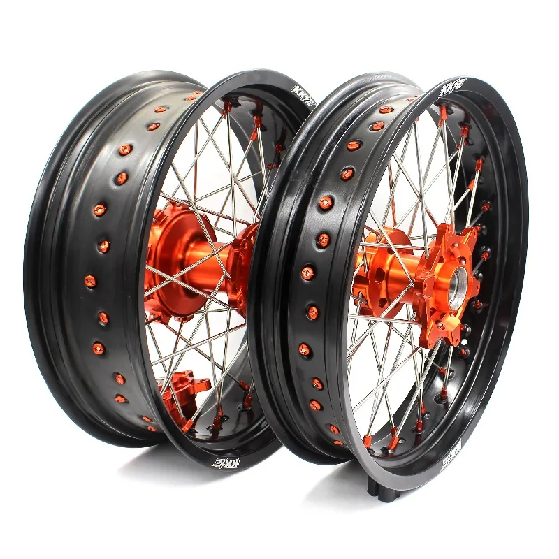 

【2025】 3,5/5,0 подходит для KTM 690 Enduro R 2009-2022 SMC 690 2008-2011, набор колес со спицами Supermoto, оранжевая ступица/никель