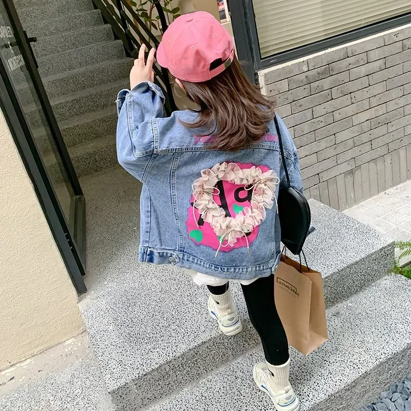 

2024 New Spring Autumn Girls Denim Jacket Flower Love Coats Fashion Kids Outwear Ripped Jeans Clothes For Children XMP122