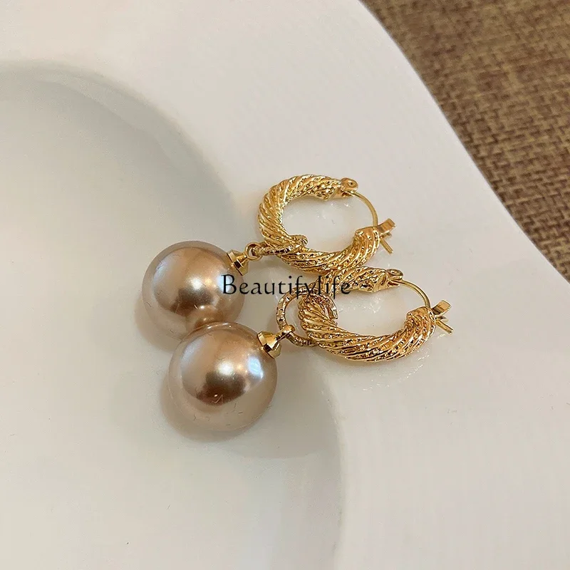 

French unique retro Hong Kong style pearl earrings