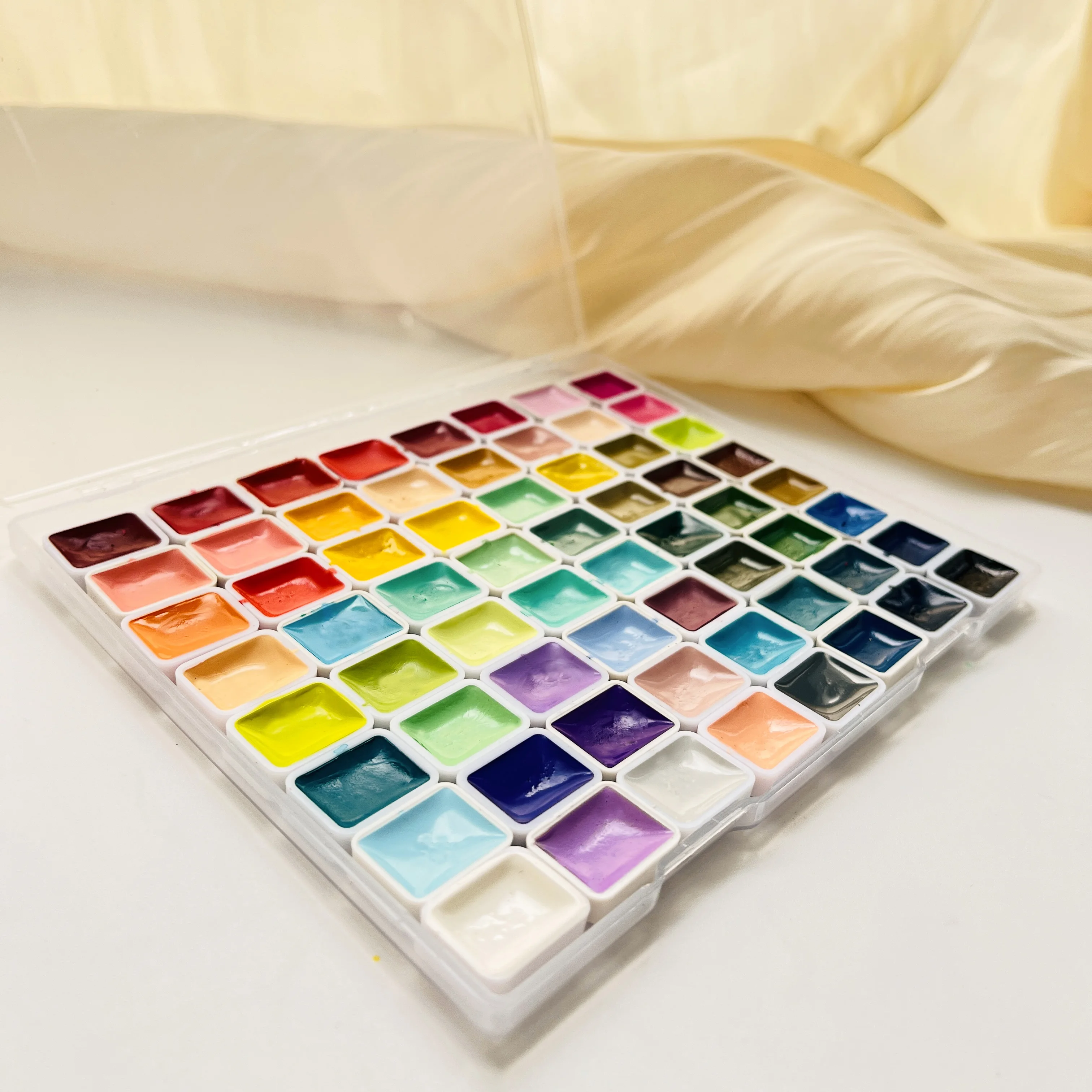 64-Farben Perlglanz- und Festfarben-Aquarellfarben-Set mit Leuchtendem Schimmer, Hervorragender Deckkraft und Langanhaltender Lichtechtheit – Detail 2