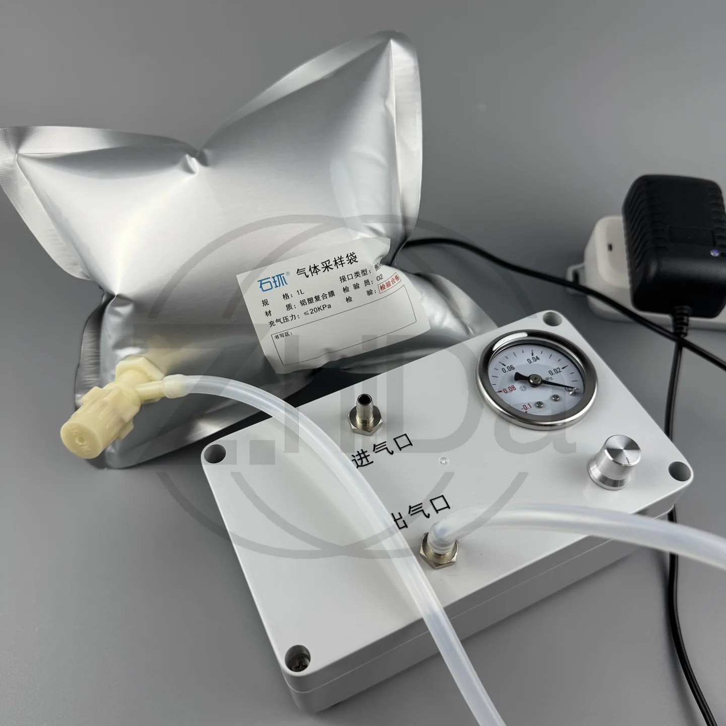 

Лабораторный вакуумный насос с манометром для создания положительного и отрицательного давления, для экстракции, отбора проб, удаления пены и фильтрации