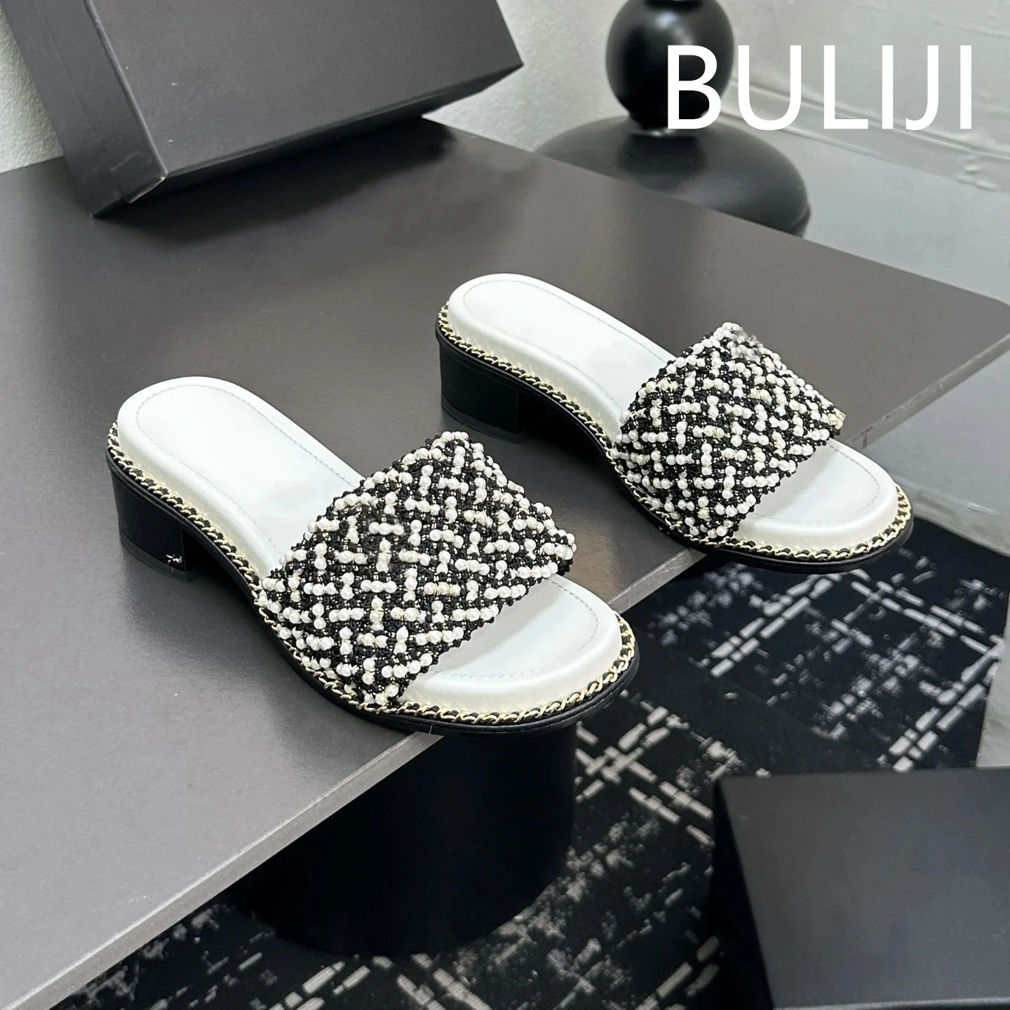 

Шлепанцы женские на низком каблуке, натуральная кожа, со стразами, пряжка, Летние сланцы, дизайнерская обувь для отдыха