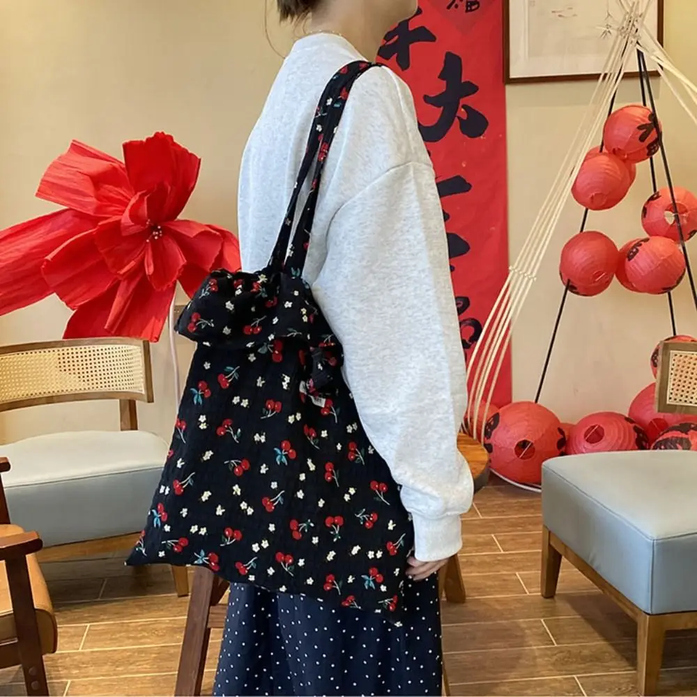 Fashion Flower Chiffon Shoulder Bag Large Capacity Ruffles Mesh Handbag Korean Style Commuting Bag Cherry Tote Bag Women
