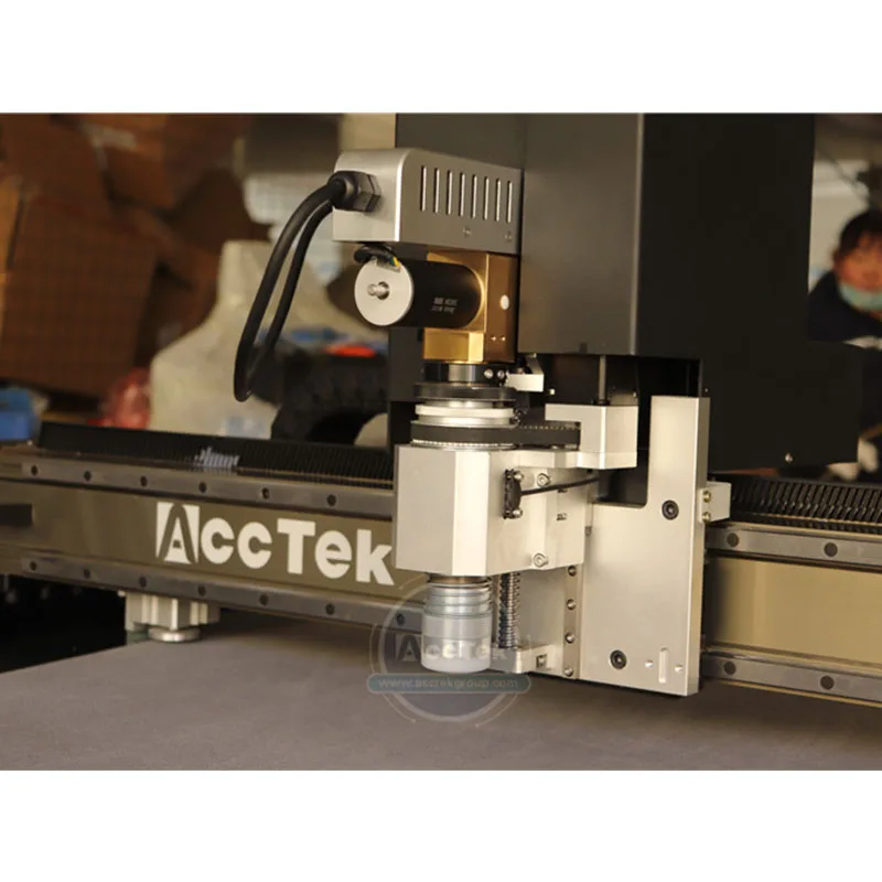 

Digital Industrial Oscillating Knife Cutting Roll-Feeding CNC Cutting Machine for Garment Cloth Leather Shoe Textile Curtain
