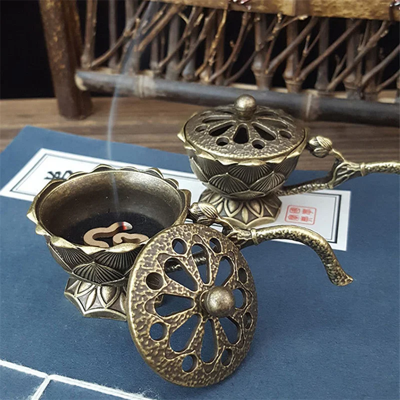 Retro Small Lotus Hand Stove with Cover Hollow Out Sandalwood Incense Burner Yoga Studio Classic Decoration