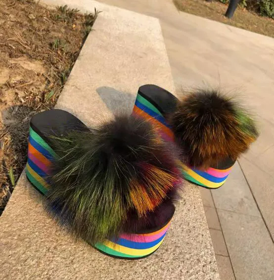 

Красочные тапочки с открытым носком из натурального лисьего меха, радужная пенопластовая подошва на платформе, сандалии с открытой пяткой для отпуска, женская обувь