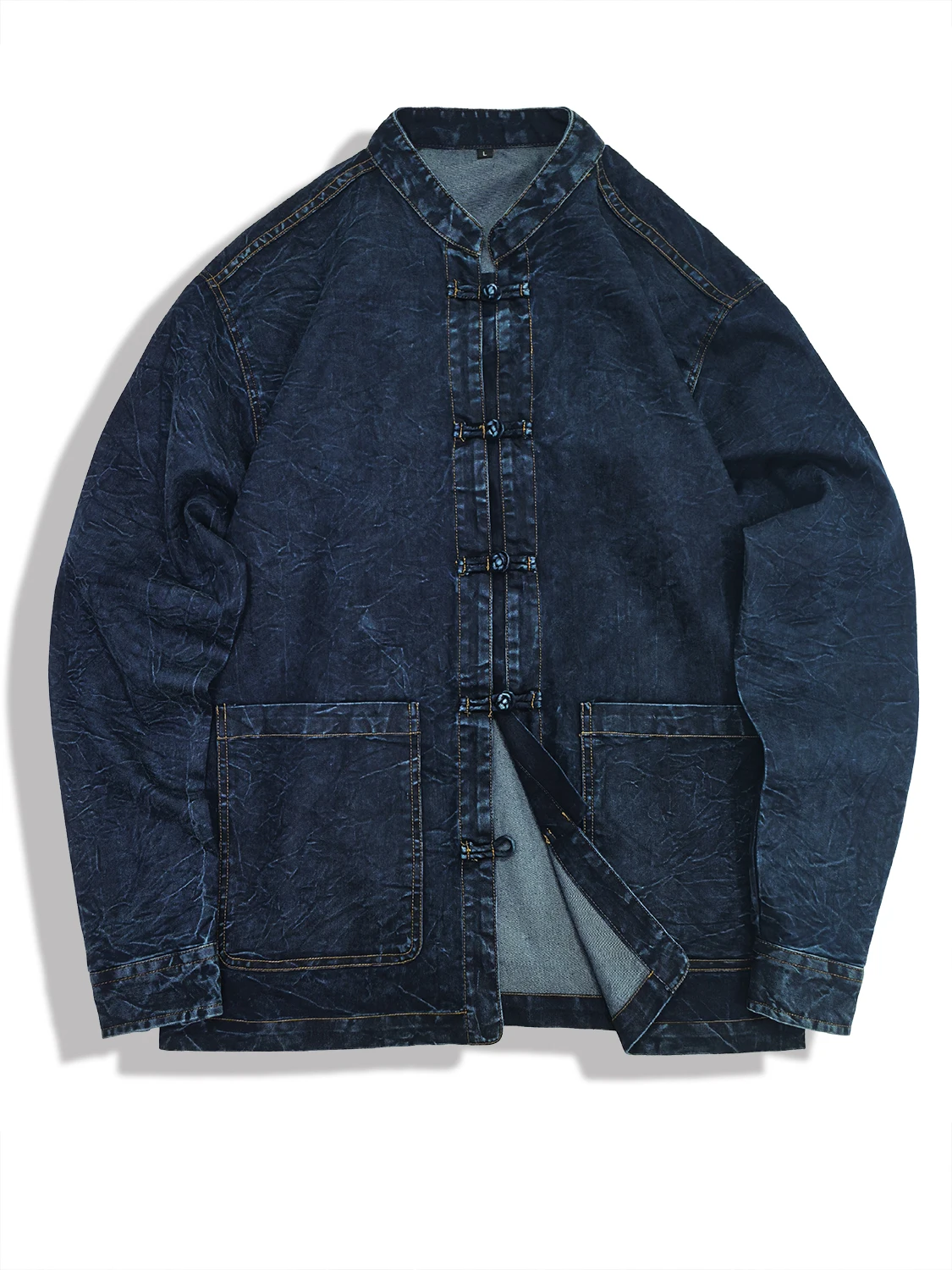 

New Chinese-style men's casual denim jacket, loose fit, round neck and pocket details - a stylish light outerwear for spring and