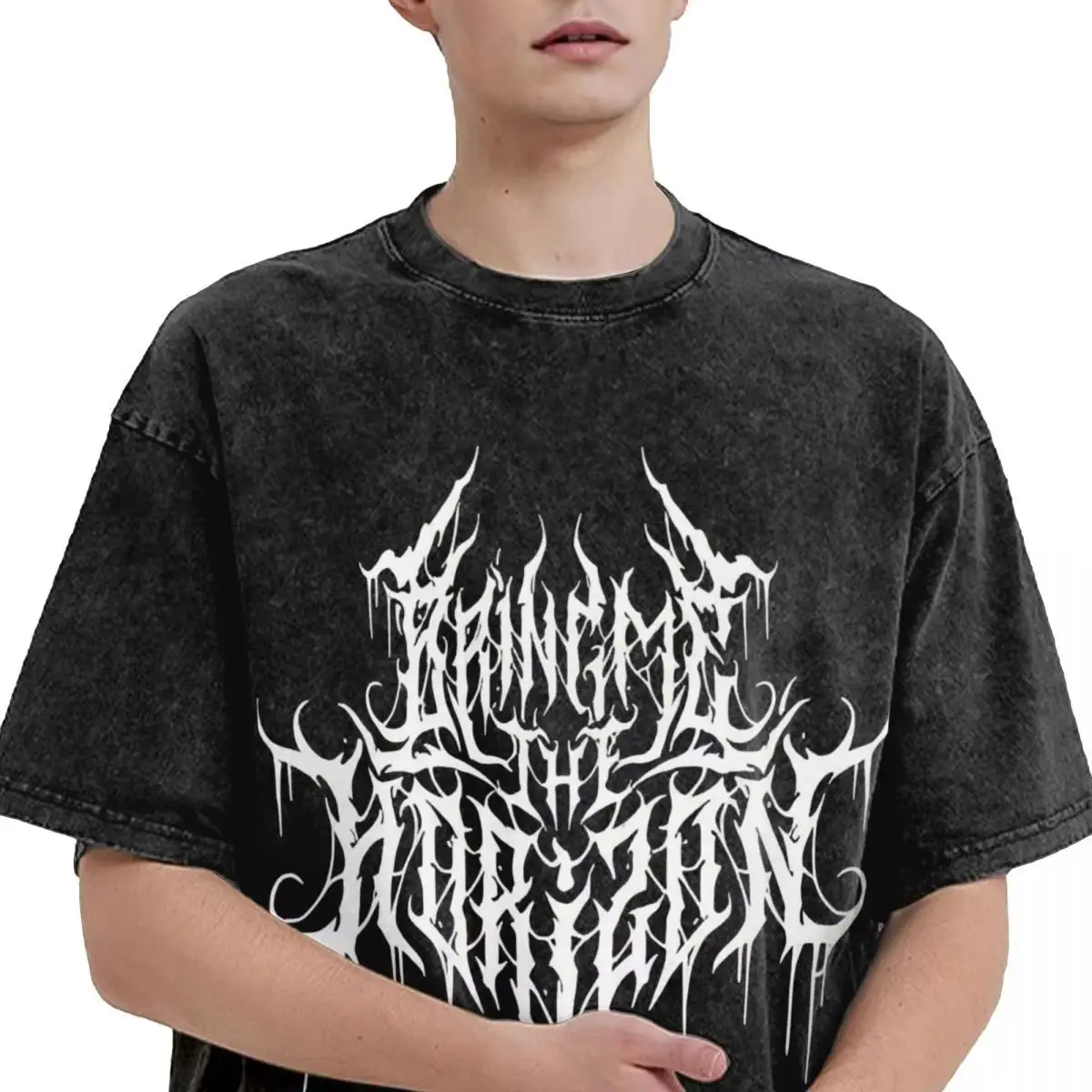 Camiseta Oversized Vintage Y2K Lavada com Estampa Gráfica Engraçada BMTH Bring Me The Horizon Brutal – Tendência de Verão