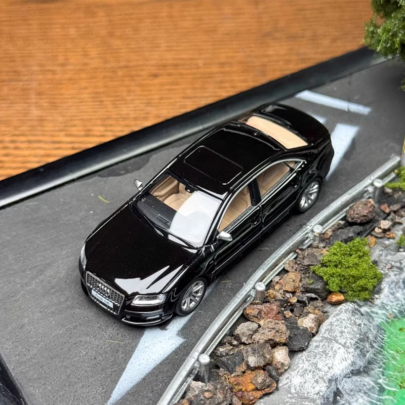 다이캐스트 오리지널 1:64 스케일 2008 S8 합금 모델 시뮬레이션 클래식 장식 취미 기념품 선물 컬렉션 정적 디스플레이