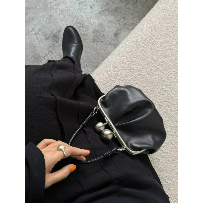 

Древняя серебряная металлическая сумка-клипса с плечевым ремнем через плечо Изысканная высококачественная модная ретро простая повседневная сумка