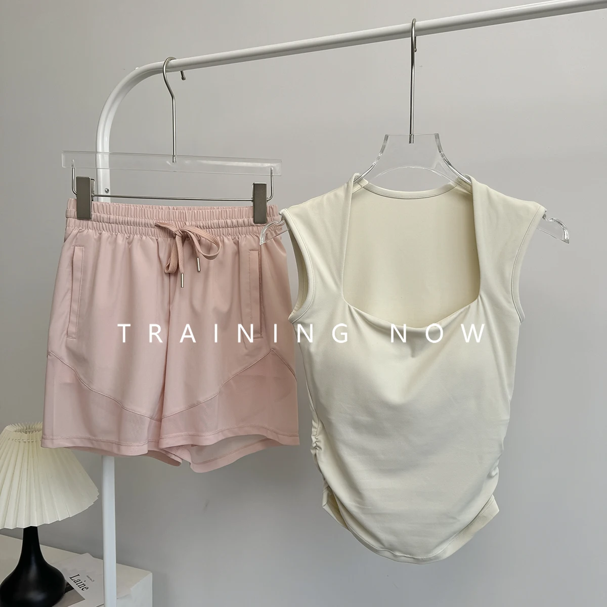 

Running suit for women in summer new high-end slim fit Pilates yoga suit breathable sports fitness shorts