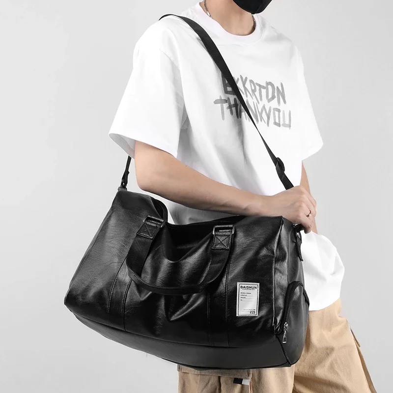 

2025 New Men Portable Travel Gym PU Leather Handbags Boys Adjustable Strap Multi-function Bags Cool Big Space Zipper For Outing