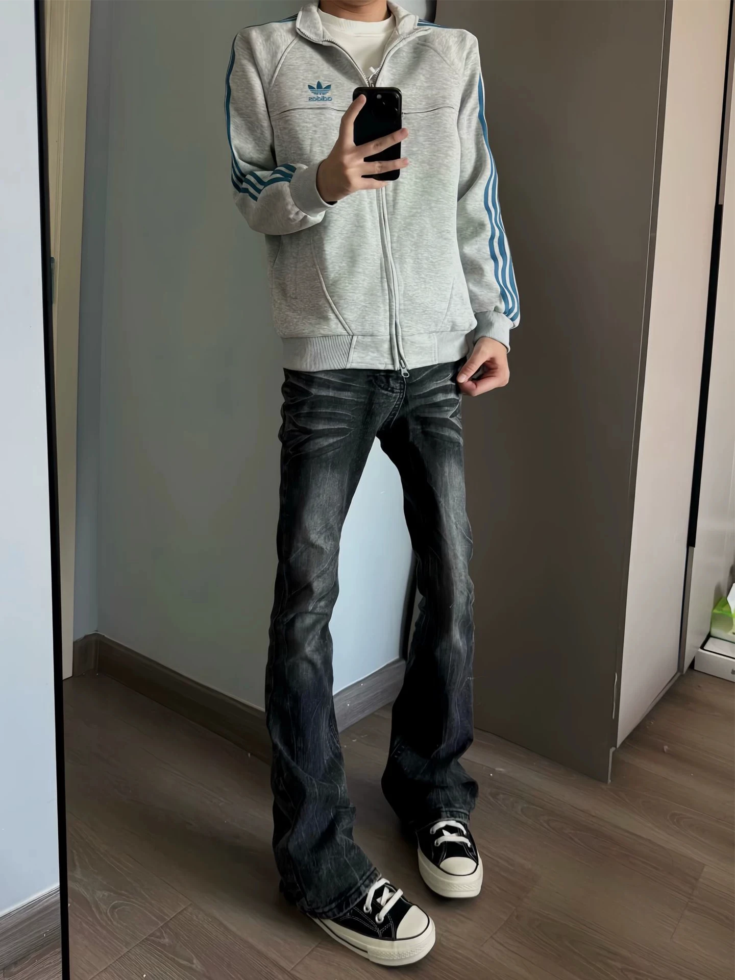 American Vibe Men's Slim Fit Straight Leg Jeans Lightning Pattern Micro Flare Denim Pants Cleanfit Style for Autumn Season