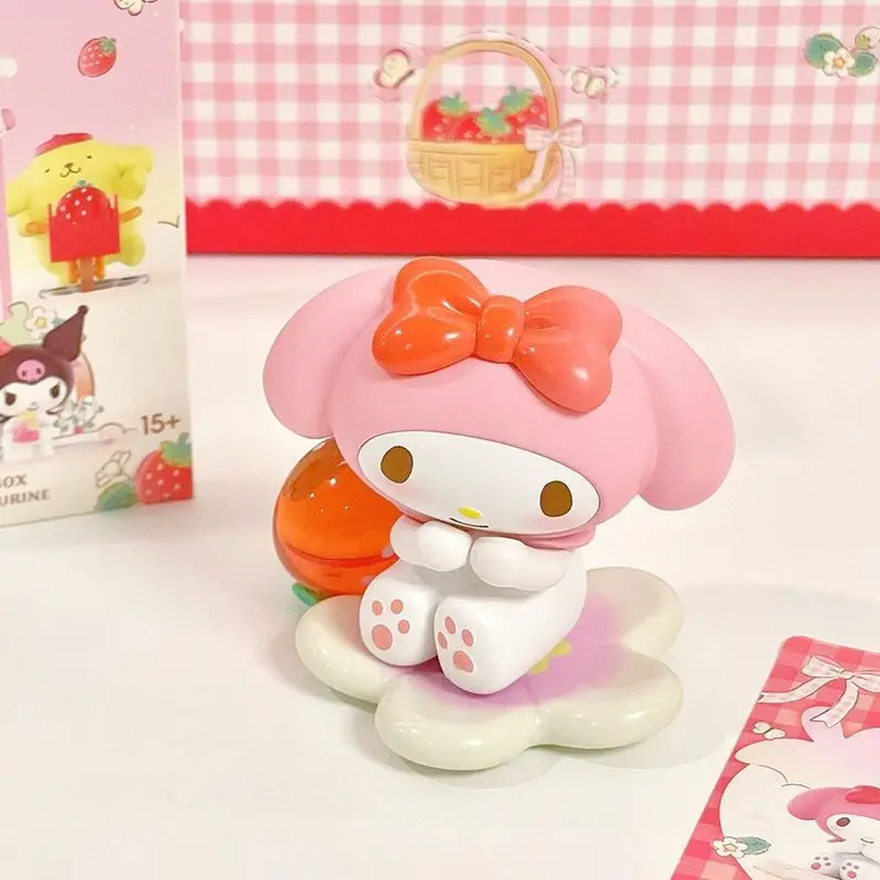 Sanrio personajes fresa serie Estate caja ciega Kuromi My Melody Cinnamoroll personaje modelo Pom Purin muñeca regalo juguete