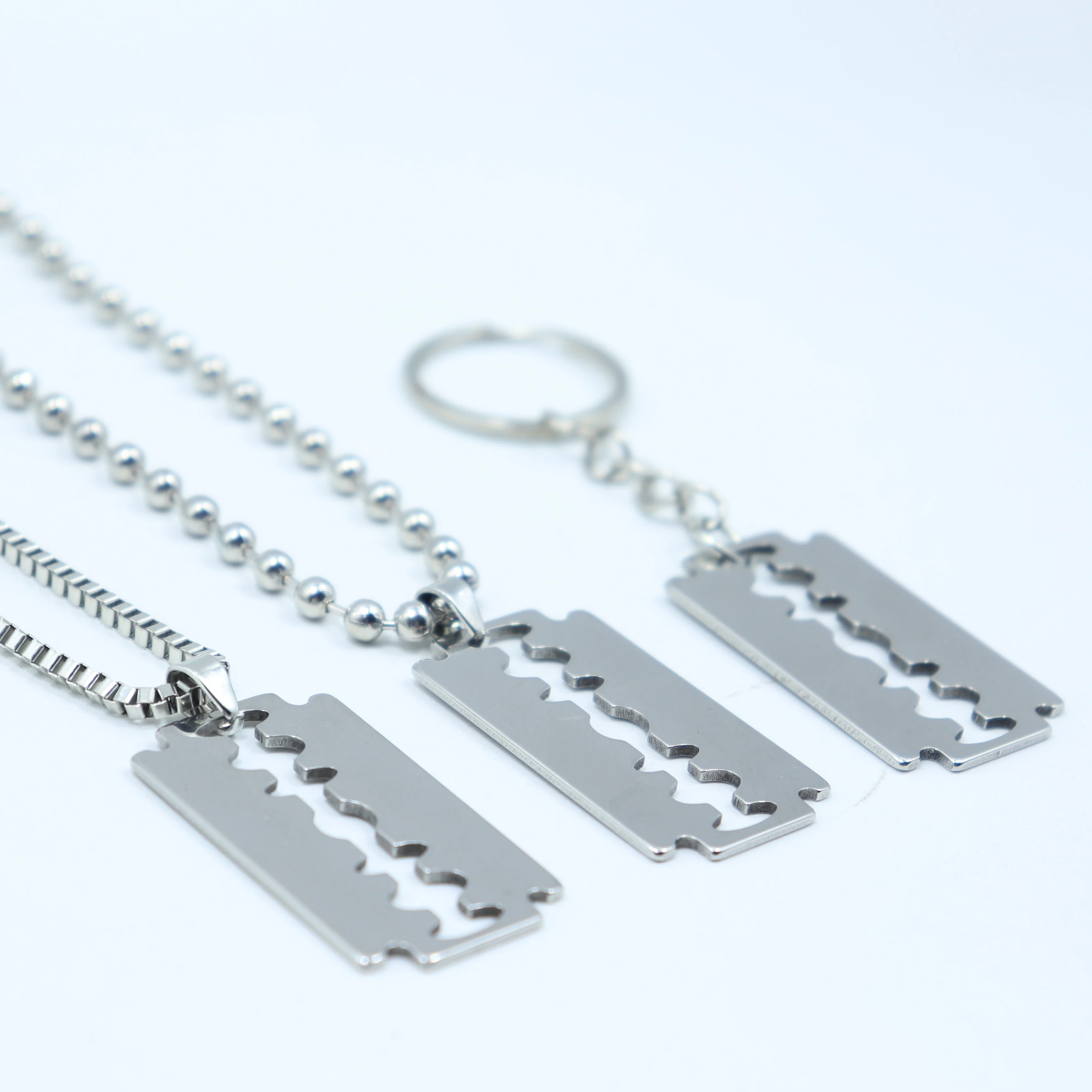 Razor Blade Pendant Necklace for Women Men Punk Gothic Steampunk Accessories Boys Girls Rock Jewelry Chain Necklaces Gifts