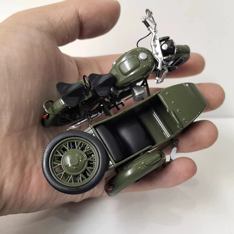 IXO 1/24 スケール IMZ M72 URAL プラスチックカーモデル 静態コレクション 装飾されたホリデーギフト おもちゃ 記念品ギフト